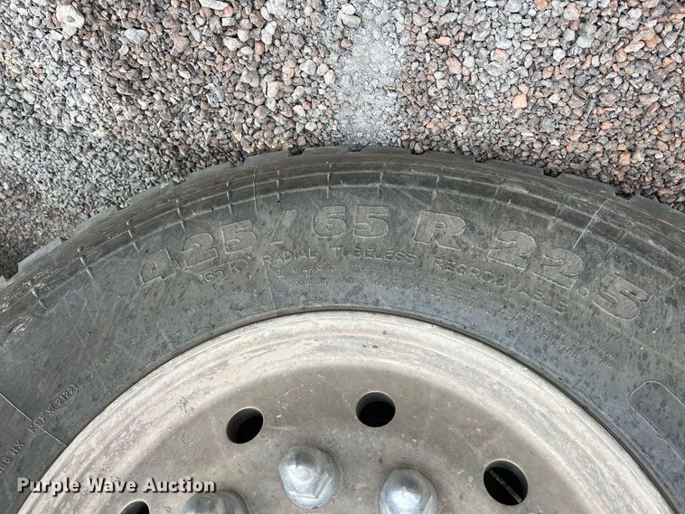 image for item LG9102 2014 Freightliner 114SD  ready mix truck