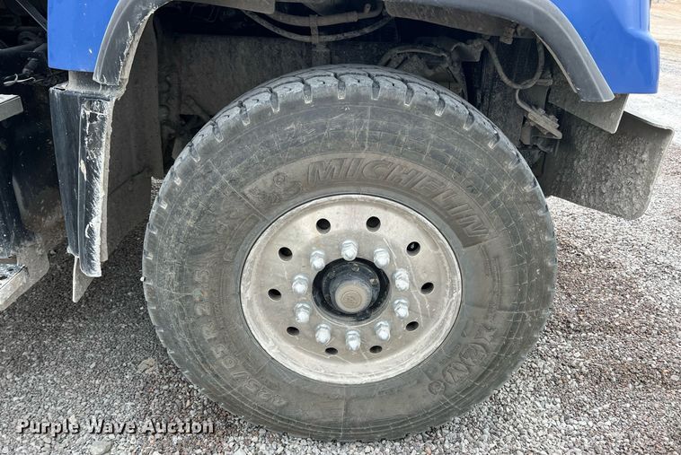 image for item LG9102 2014 Freightliner 114SD  ready mix truck