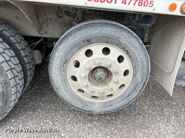 image for item LG9102 2014 Freightliner 114SD  ready mix truck