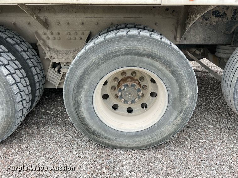 image for item LG9102 2014 Freightliner 114SD  ready mix truck