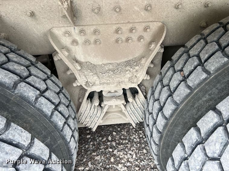 image for item LG9102 2014 Freightliner 114SD  ready mix truck