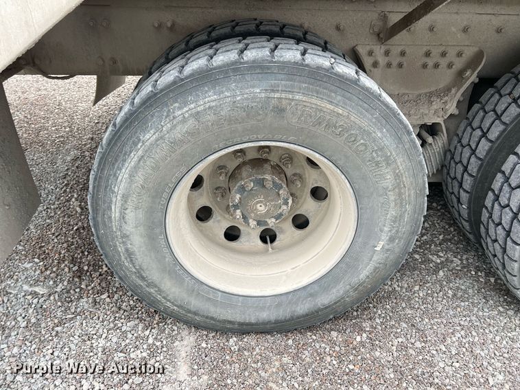 image for item LG9102 2014 Freightliner 114SD  ready mix truck