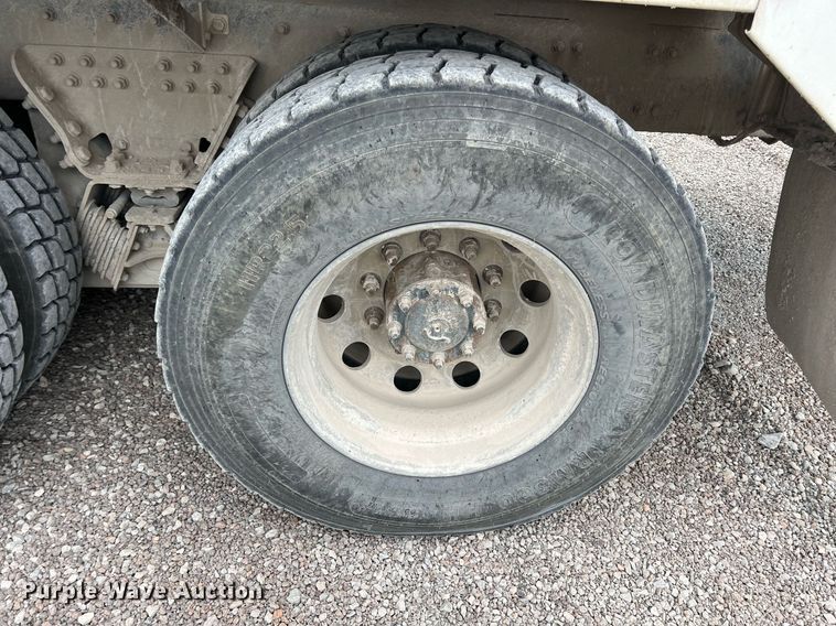 image for item LG9102 2014 Freightliner 114SD  ready mix truck