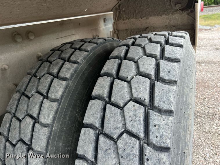 image for item LG9102 2014 Freightliner 114SD  ready mix truck