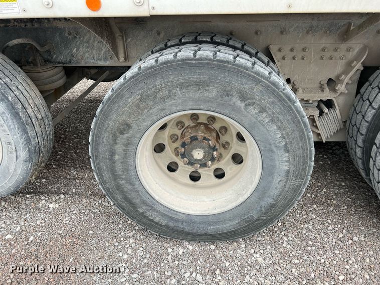 image for item LG9102 2014 Freightliner 114SD  ready mix truck