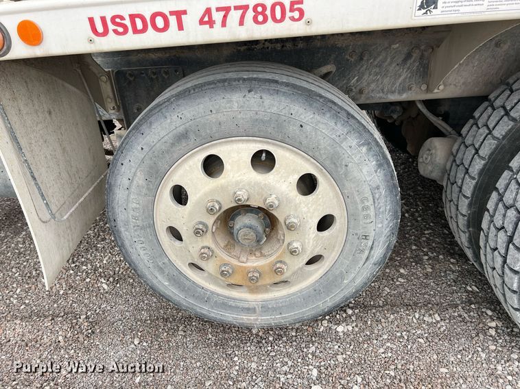 image for item LG9102 2014 Freightliner 114SD  ready mix truck