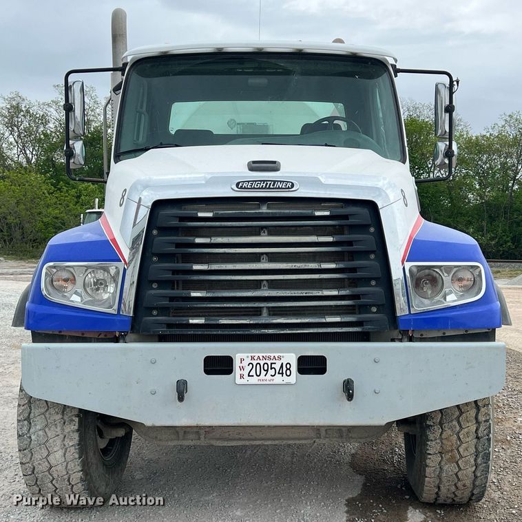 image for item LG9103 2014 Freightliner 114SD  ready mix truck