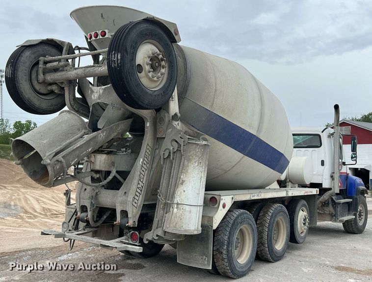 image for item LG9103 2014 Freightliner 114SD  ready mix truck