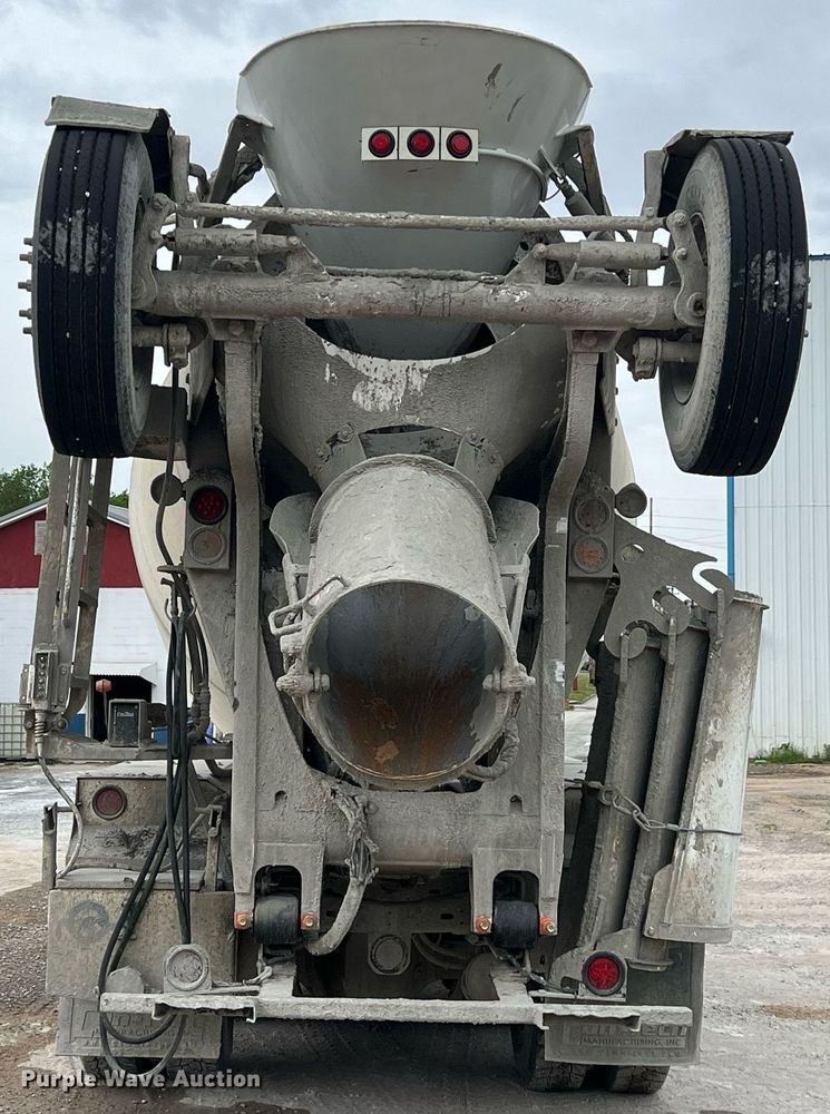 image for item LG9103 2014 Freightliner 114SD  ready mix truck