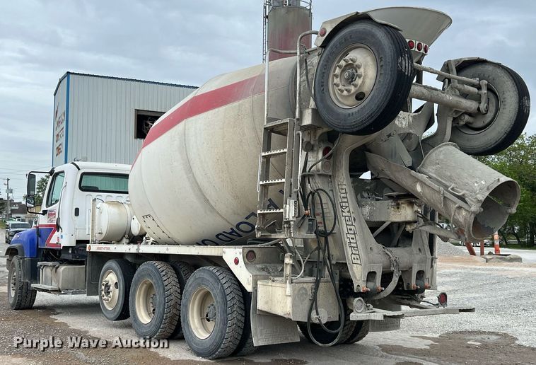 image for item LG9103 2014 Freightliner 114SD  ready mix truck