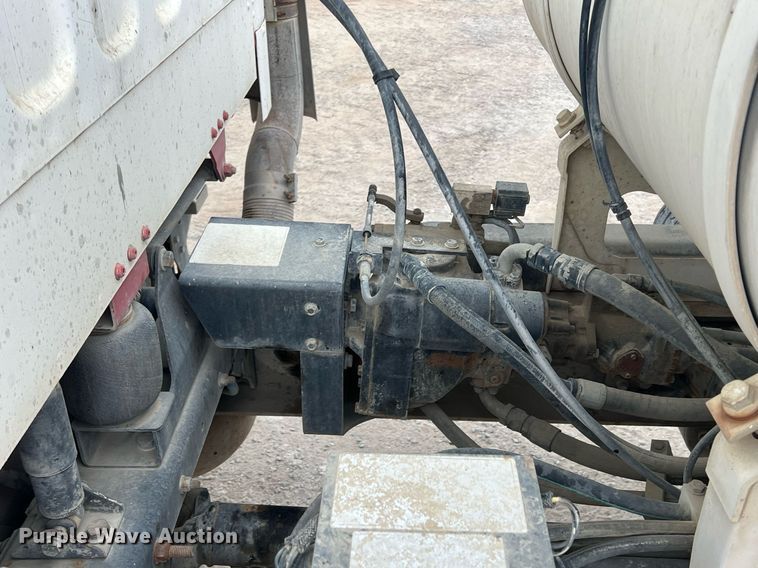 image for item LG9103 2014 Freightliner 114SD  ready mix truck