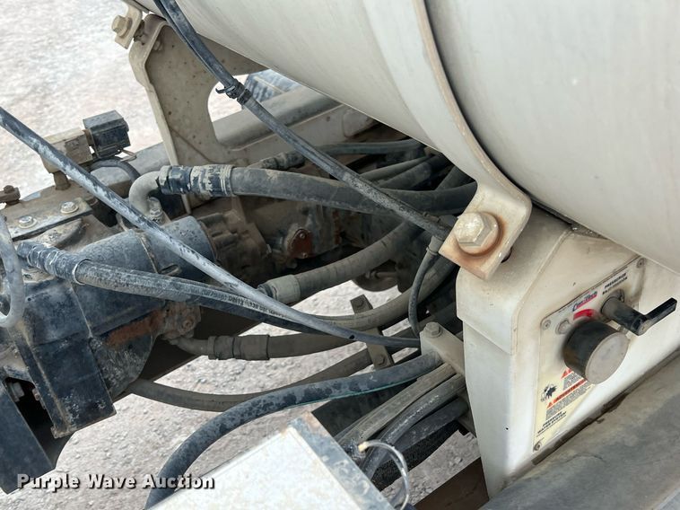 image for item LG9103 2014 Freightliner 114SD  ready mix truck