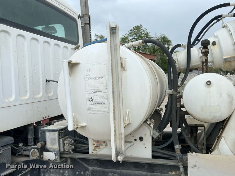 image for item LG9103 2014 Freightliner 114SD  ready mix truck