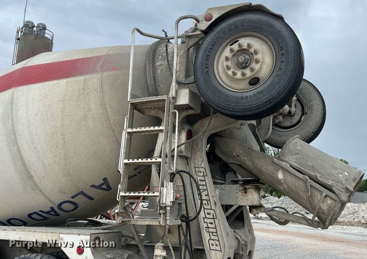 image for item LG9103 2014 Freightliner 114SD  ready mix truck