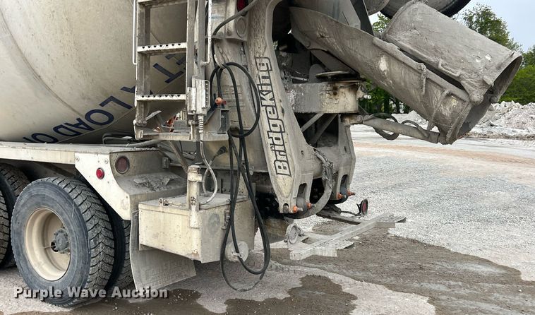 image for item LG9103 2014 Freightliner 114SD  ready mix truck