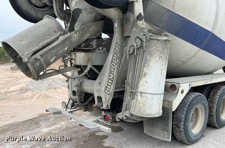 image for item LG9103 2014 Freightliner 114SD  ready mix truck