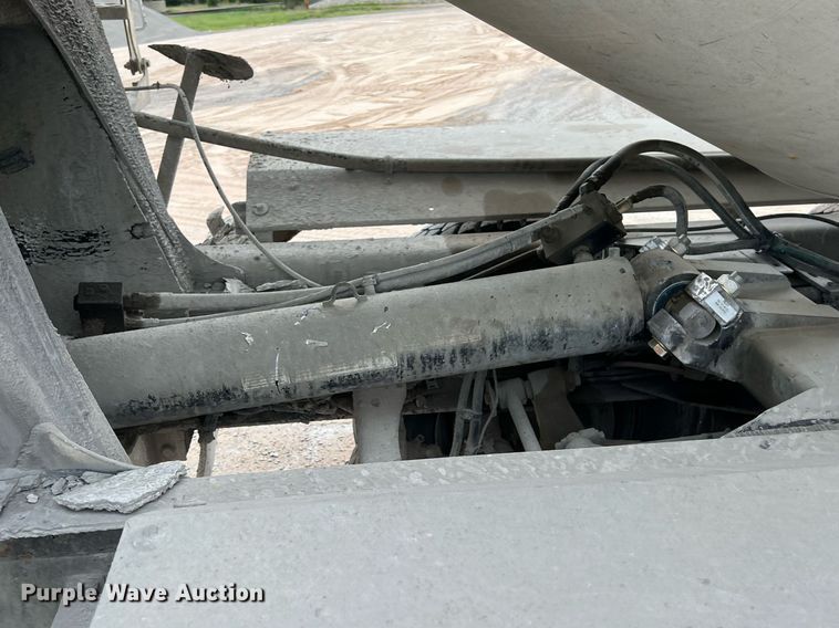 image for item LG9103 2014 Freightliner 114SD  ready mix truck