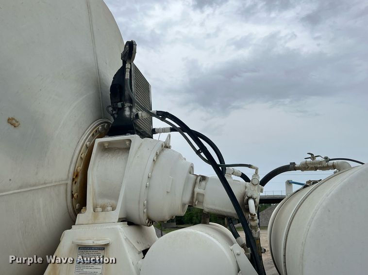 image for item LG9103 2014 Freightliner 114SD  ready mix truck