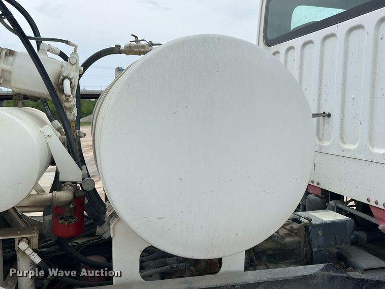 image for item LG9103 2014 Freightliner 114SD  ready mix truck