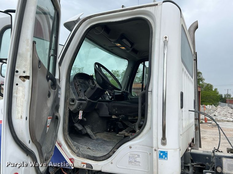 image for item LG9103 2014 Freightliner 114SD  ready mix truck