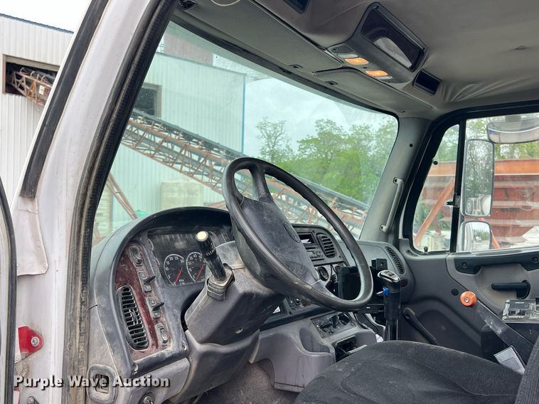 image for item LG9103 2014 Freightliner 114SD  ready mix truck