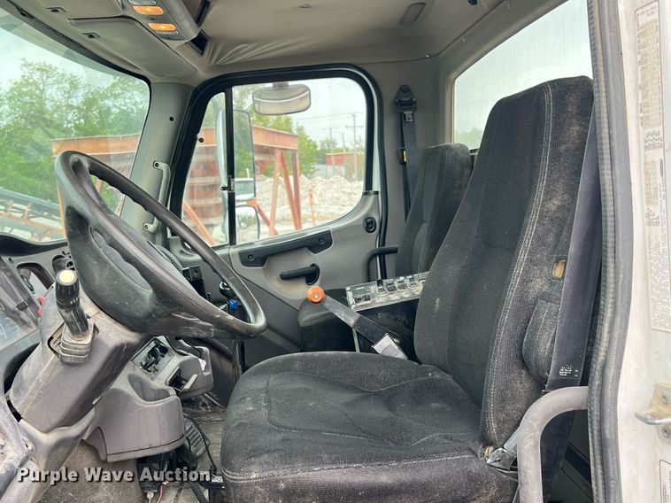 image for item LG9103 2014 Freightliner 114SD  ready mix truck