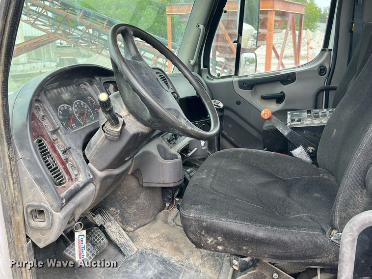 image for item LG9103 2014 Freightliner 114SD  ready mix truck