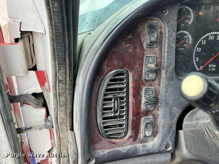 image for item LG9103 2014 Freightliner 114SD  ready mix truck