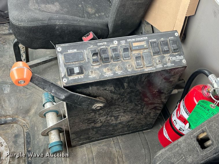 image for item LG9103 2014 Freightliner 114SD  ready mix truck