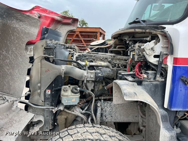 image for item LG9103 2014 Freightliner 114SD  ready mix truck