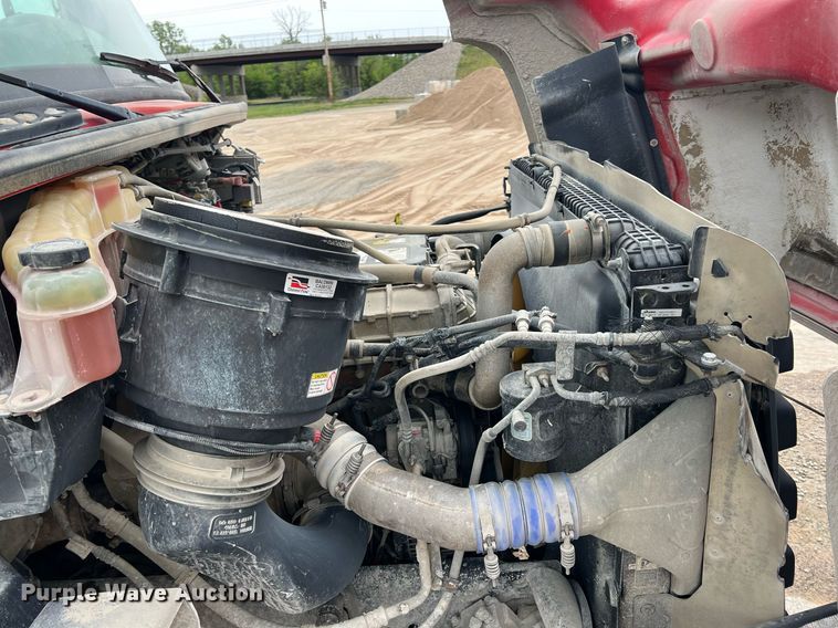 image for item LG9103 2014 Freightliner 114SD  ready mix truck