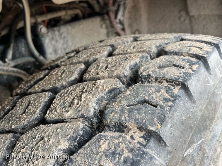 image for item LG9103 2014 Freightliner 114SD  ready mix truck