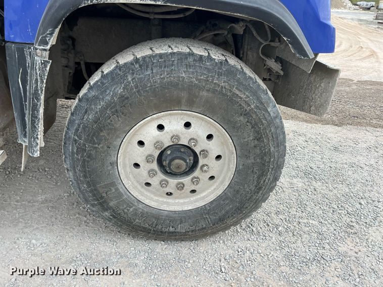 image for item LG9103 2014 Freightliner 114SD  ready mix truck