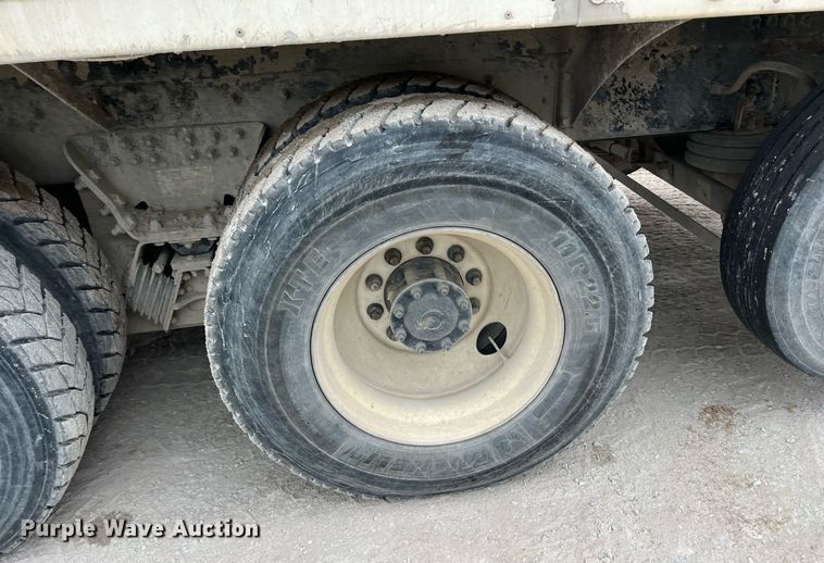 image for item LG9103 2014 Freightliner 114SD  ready mix truck