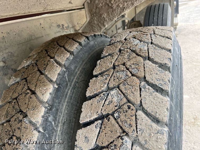 image for item LG9103 2014 Freightliner 114SD  ready mix truck