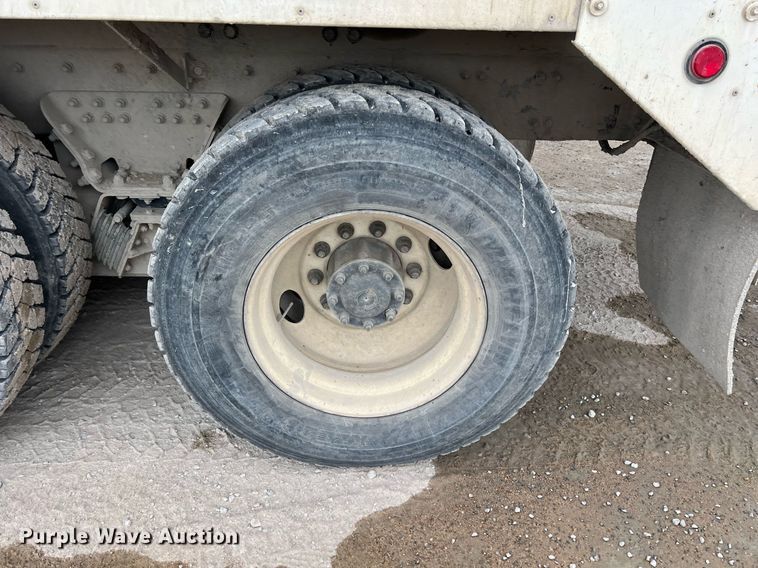 image for item LG9103 2014 Freightliner 114SD  ready mix truck