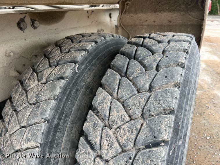 image for item LG9103 2014 Freightliner 114SD  ready mix truck