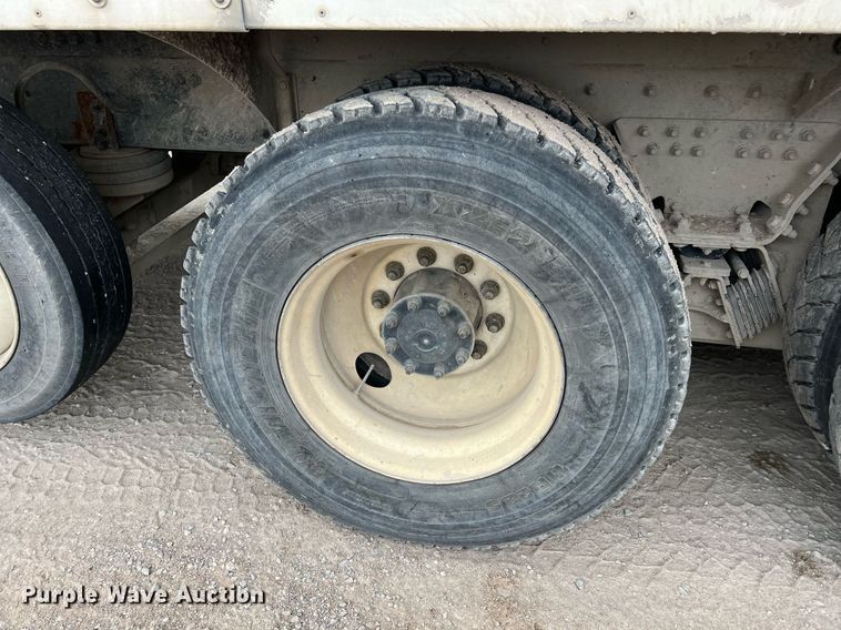 image for item LG9103 2014 Freightliner 114SD  ready mix truck