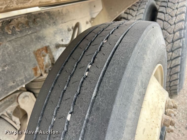 image for item LG9103 2014 Freightliner 114SD  ready mix truck