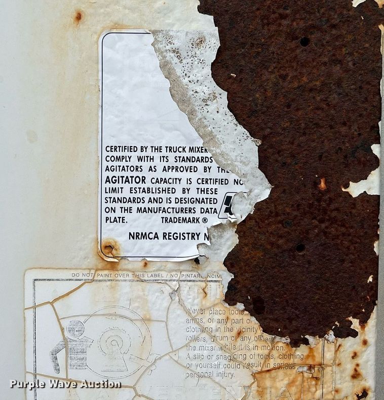 image for item LG9104 2001 Volvo Autocar  ready mix truck