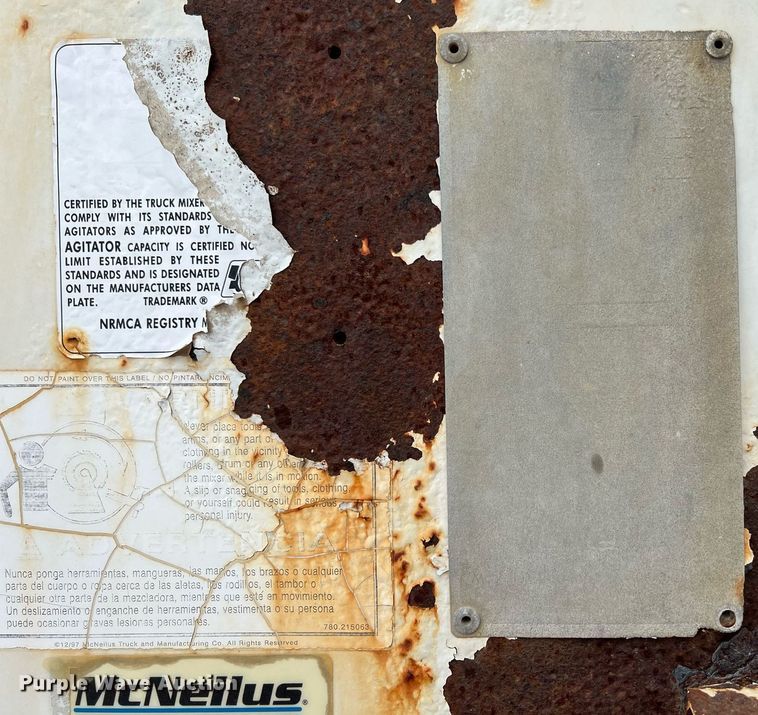 image for item LG9104 2001 Volvo Autocar  ready mix truck