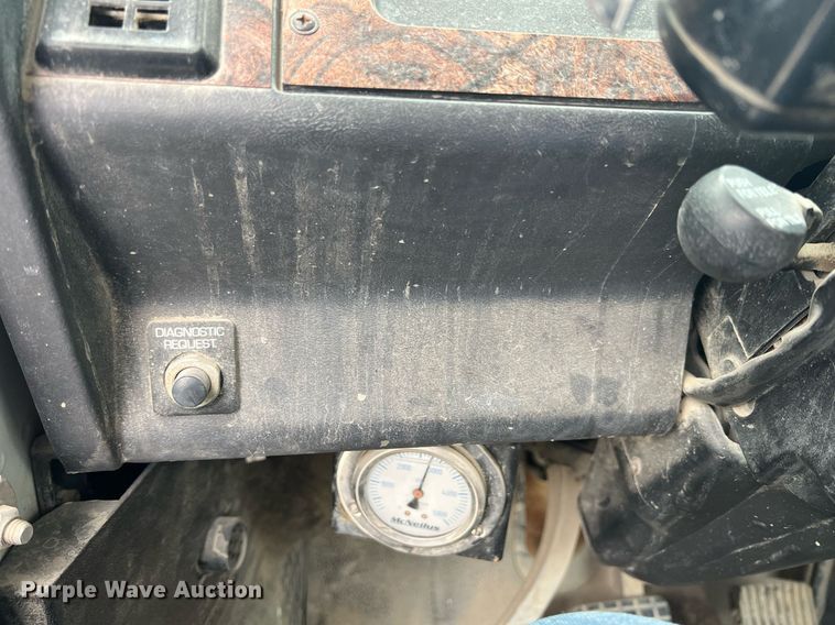 image for item LG9104 2001 Volvo Autocar  ready mix truck