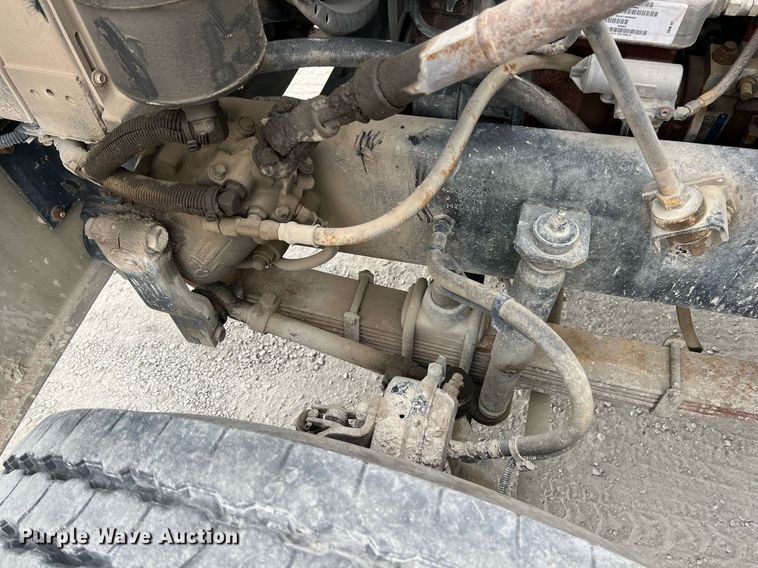 image for item LG9104 2001 Volvo Autocar  ready mix truck