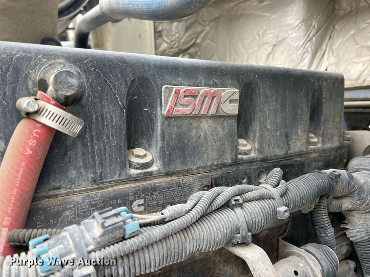 image for item LG9104 2001 Volvo Autocar  ready mix truck