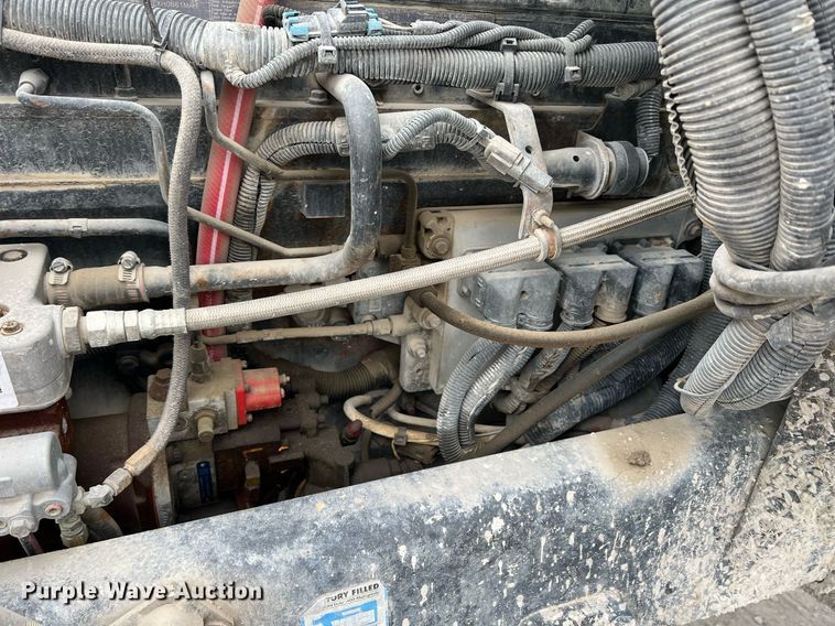 image for item LG9104 2001 Volvo Autocar  ready mix truck