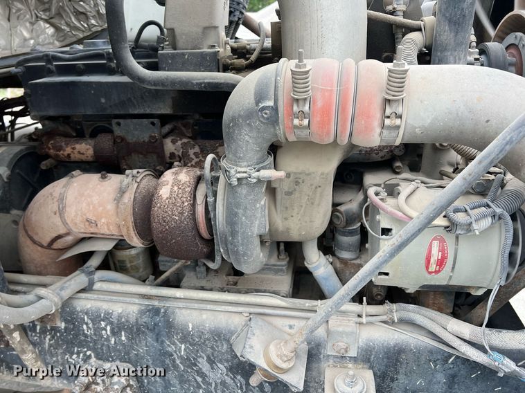 image for item LG9104 2001 Volvo Autocar  ready mix truck