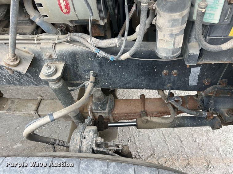 image for item LG9104 2001 Volvo Autocar  ready mix truck