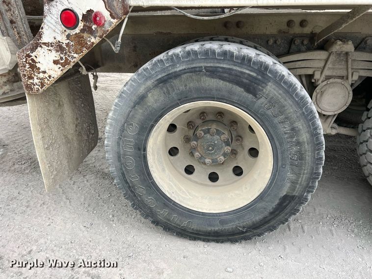 image for item LG9104 2001 Volvo Autocar  ready mix truck