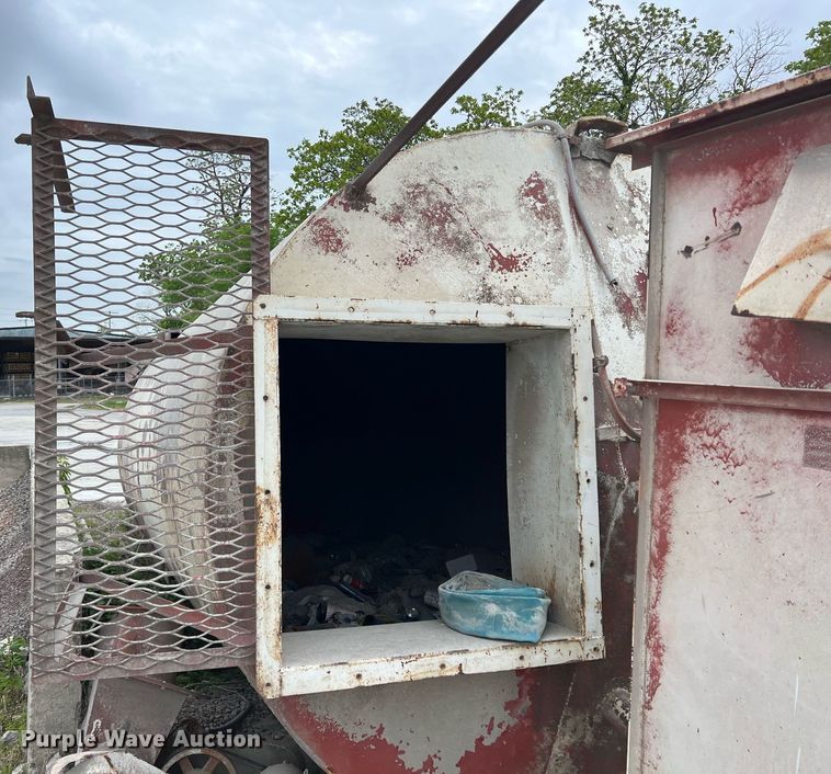 image for item LG9105 Concrete silo