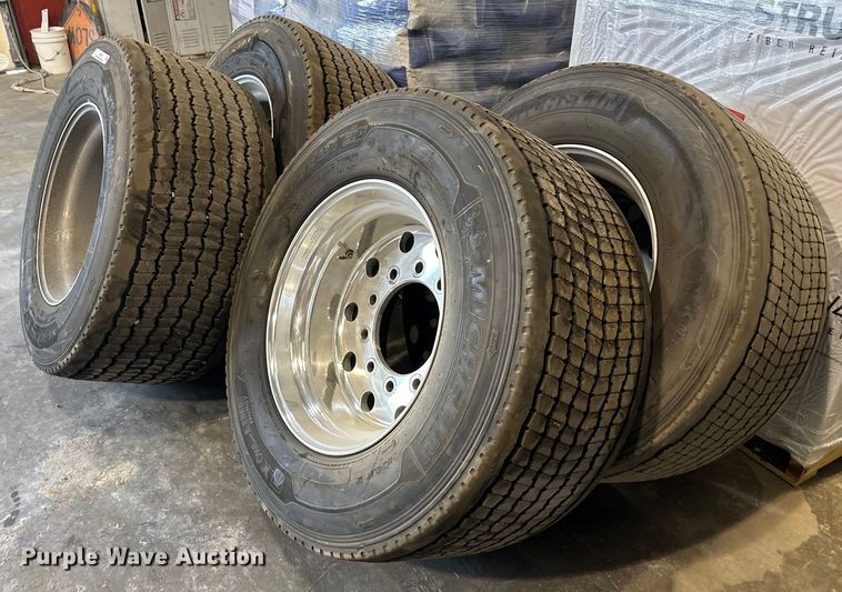 image for item LN9206 (4) Michelin 445/50R22.5 tires and wheels